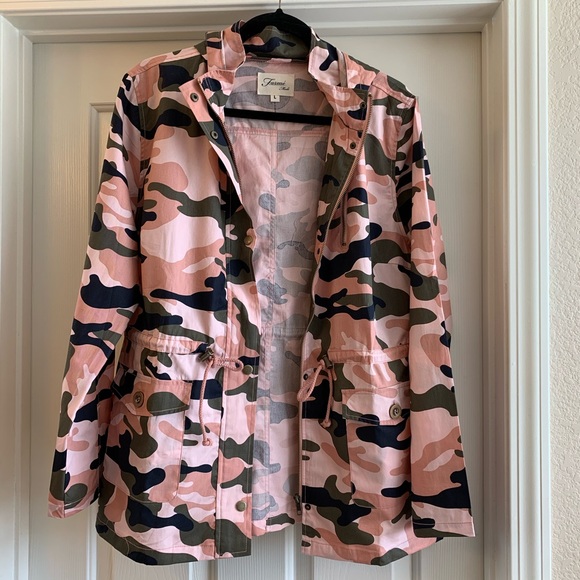 ❤️LAST NEW S Pink Camo Hooded Zip Up Jacket - Picture 11 of 12